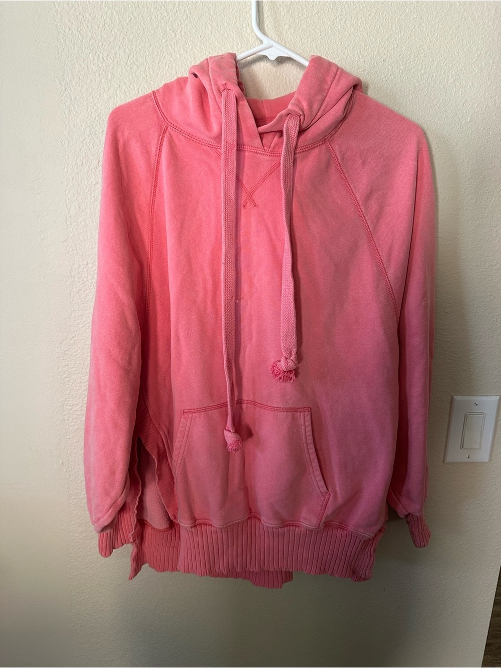 American Eagle Women's Pink Hooded Pullover Sweatshirt size L/ NWOT 1046